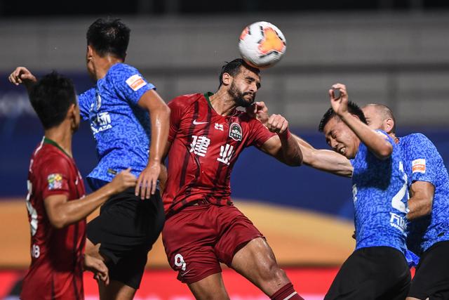 意大利杯-约维奇梅开二度 AC米兰4-1卡利亚里